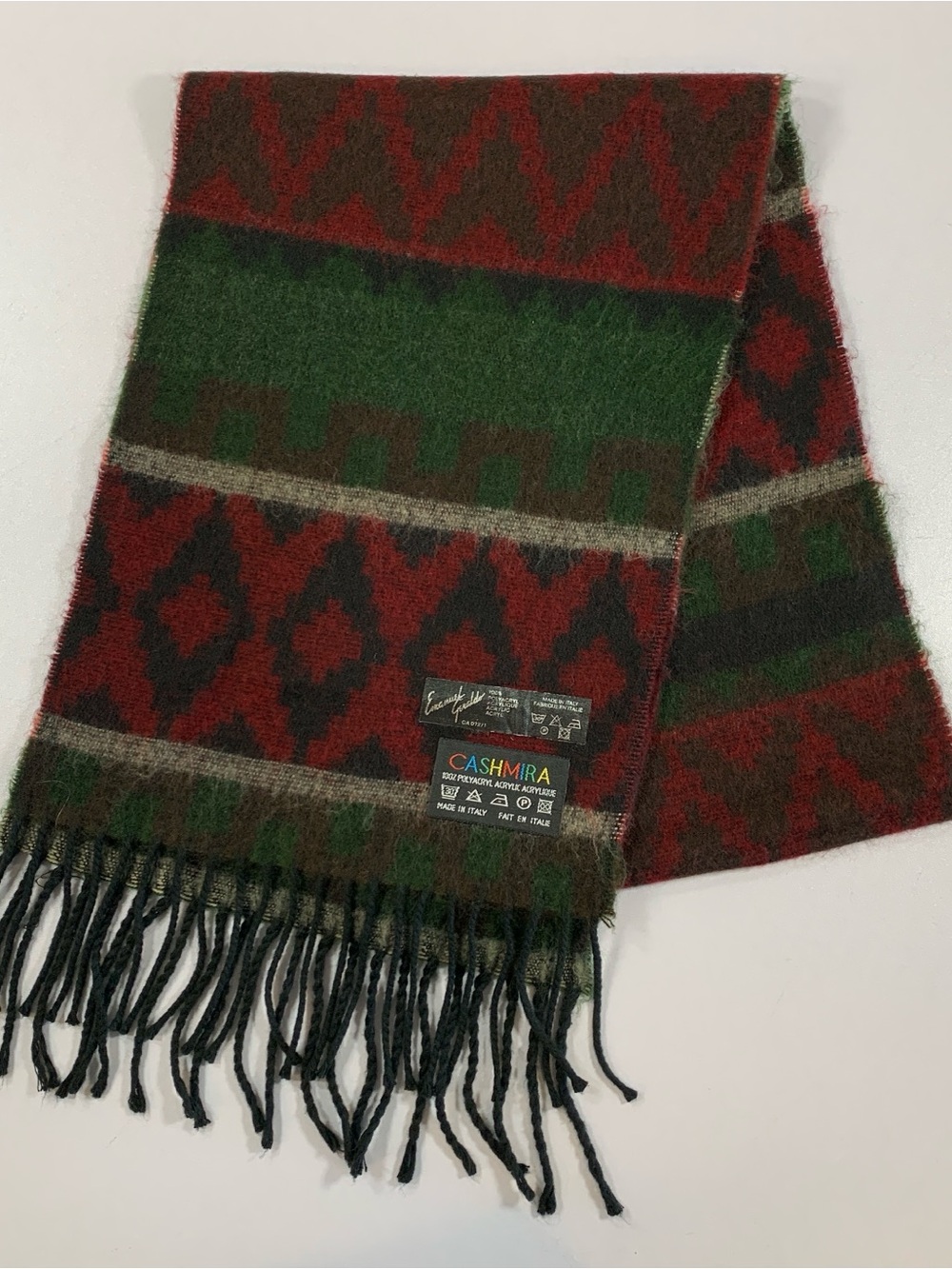 V. FRAAS Red & Green Geometric Cashmira Fringe Scarf